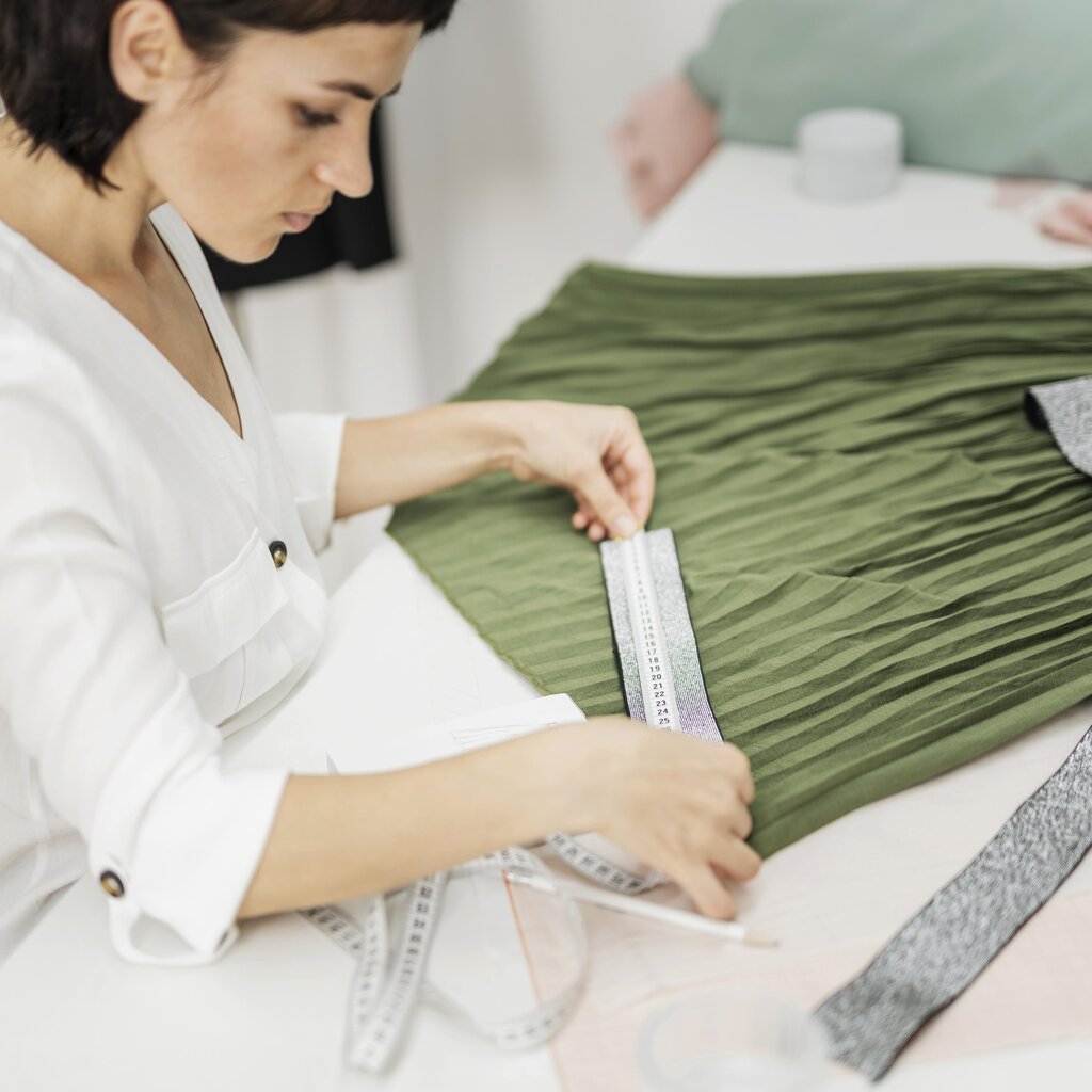 woman-measure-skirt (1)